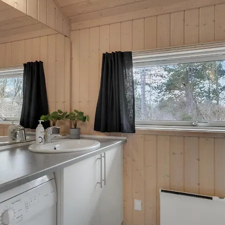 Amazing In With Kitchen Holiday home
