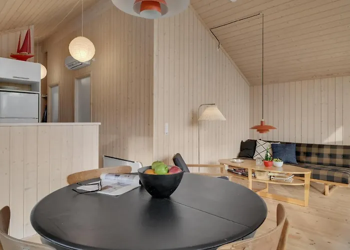 2 Bedroom Stunning In Vejby